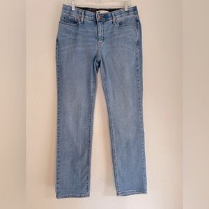 Levi’s women’s jeans 525 straight leg